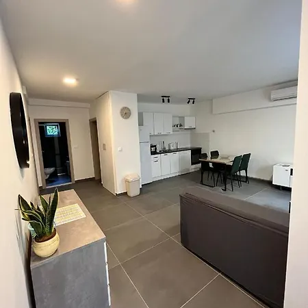 Memento Vivere Daire Podstrana